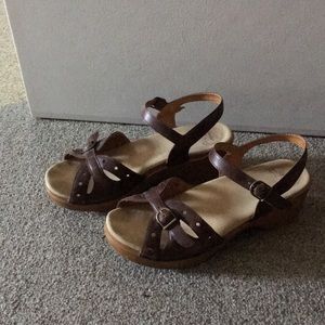 Dansko sandals size 40 brown leather